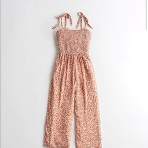 Super cute Hollister floral spring yellow jumpsuit